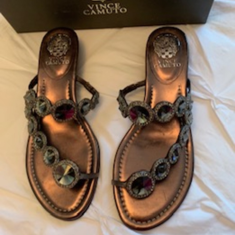 Vince Camuto VC-Malta Metallic Wedge Sandals